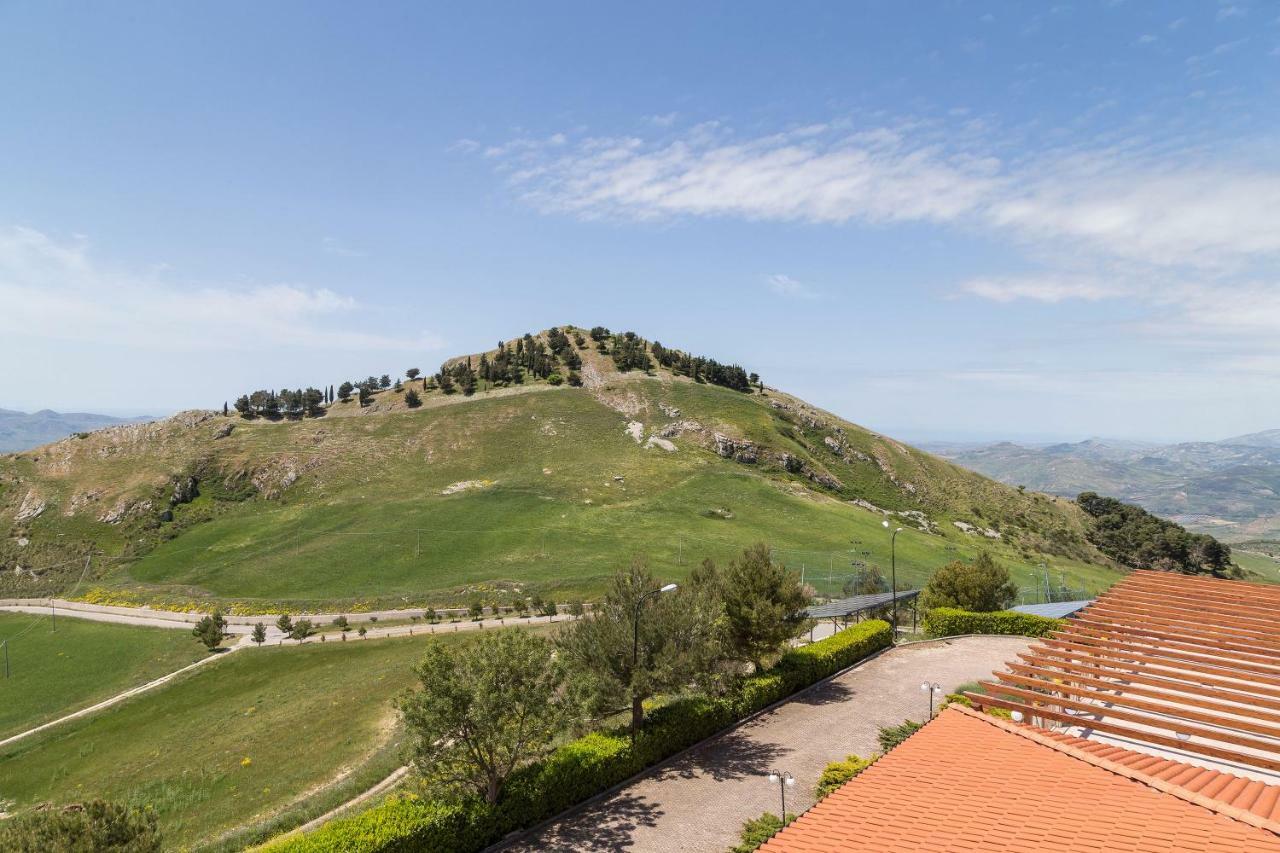 Pigna D'Oro Country Hotel Santo Stefano Quisquina Luaran gambar